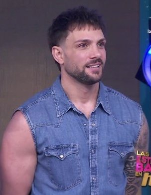 DenisOnly24's tweet image. Awwe los comentarios &amp;amp; mas de alguien como Emma omg amee sin  duda lo hiciste &amp;amp; lo estas haciendo increíble #NicolaPorcella.
NICOLA BAILA EN HOY