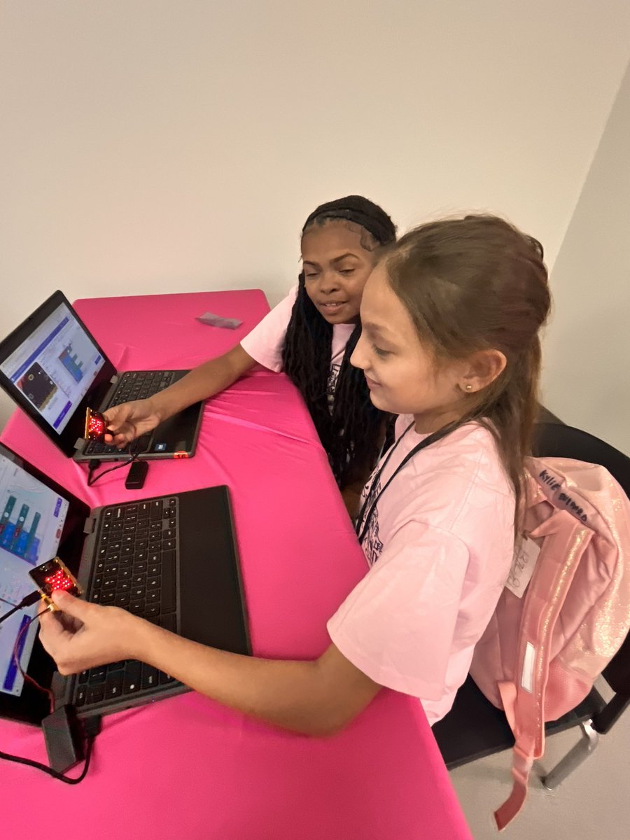 DowdyOHES_MC's tweet image. Truly inspired from the InspiHer Conference today! From the VR Goggles to Microbit Coding to play Rock-Paper-Scissors…. The girls had a BLAST! Thanks @E3TechGirl for making this possible! @OHES_Covington @tutuedtech @shebriej @tutuedtech @NewtonCoSchools