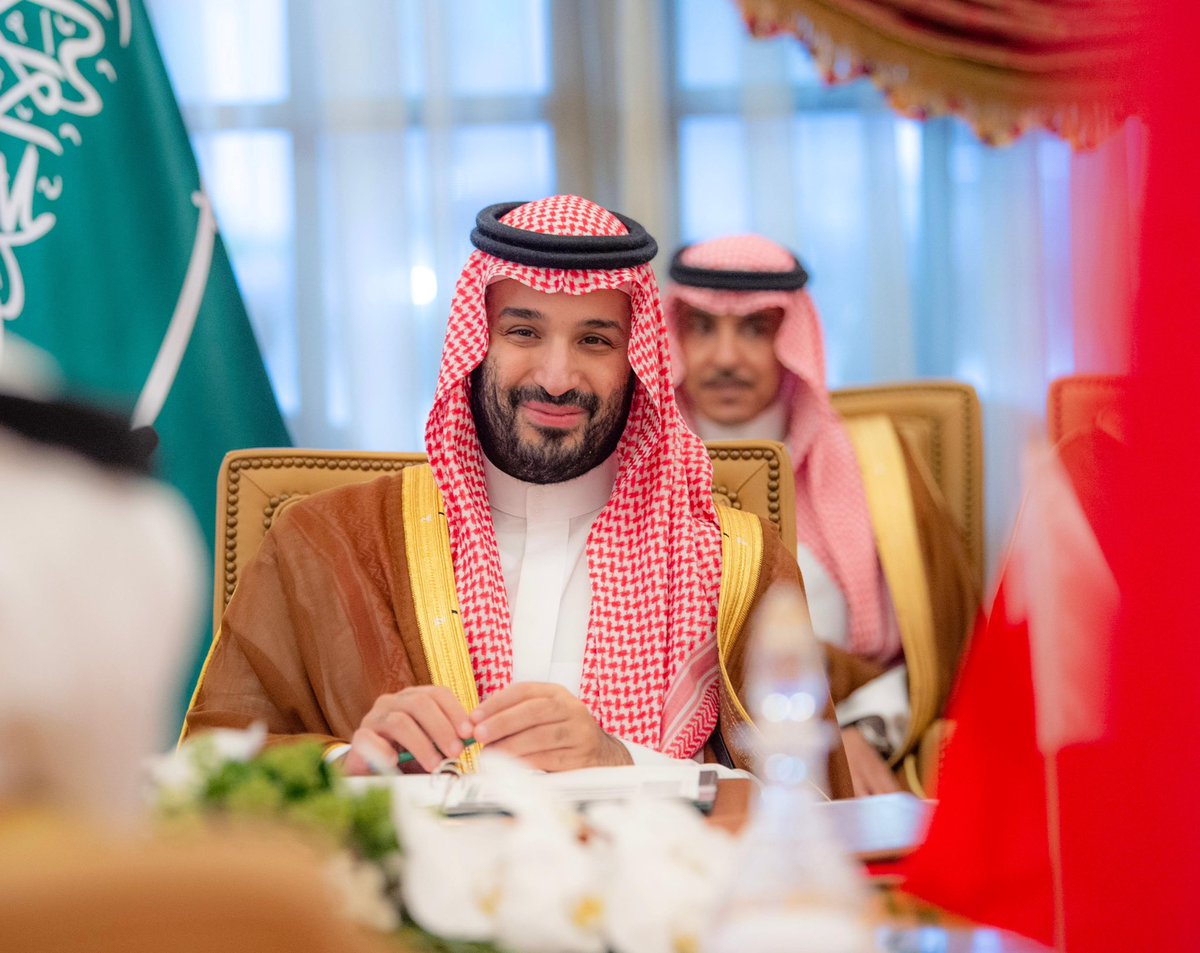 AalkhalifaAb's tweet image. إنجازات مجلس التنسيق البحريني السعودي تتجلى في أزهى صورها وتبلغ أنجح مراحلها في العهد الزاهر لسيدي جلالة الملك المعظّم وأخيه خادم الحرمين الشريفين حفظهما الله ورعاهما

ففي ظل القيادة الحكيمة والتوجيهات السديدة والرؤى المتطابقة يمضي المجلس نحو تعزيز التكامل في مختلف المجالات

🇸🇦🇧🇭