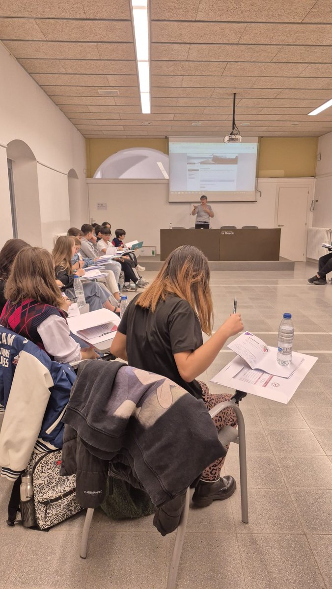 educacio_gi's tweet photo. A més a més aquest any se celebren 10 anys de la primera constitució del Consell d'infants de la ciutat. Durant l'acte vam poder escoltar alguns testimonis que han format part d'aquests espais de participació.
#gironaeducadora https://t.co/c37A0QyIER