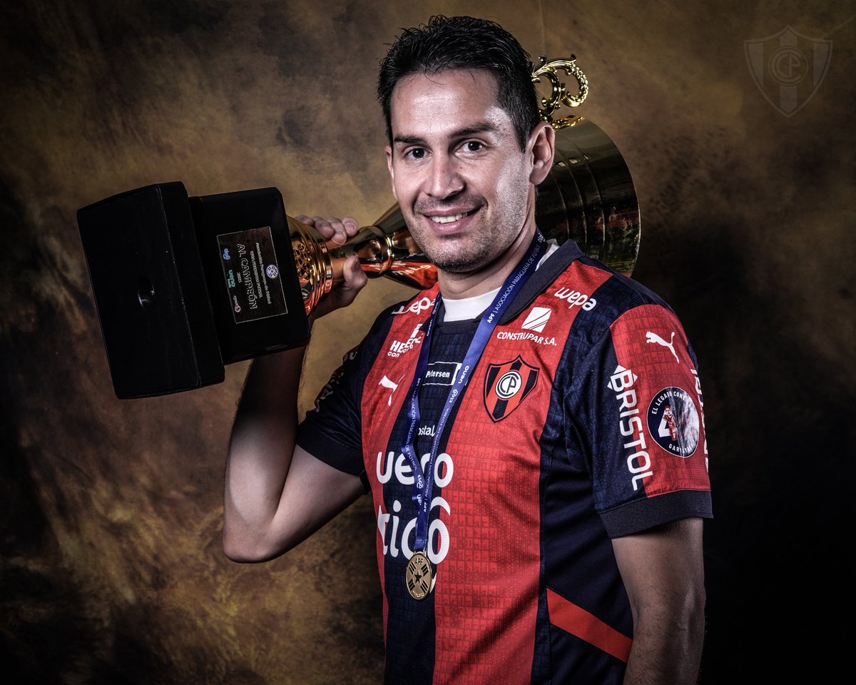 CerroFutsalFIFA's tweet photo. ¡Feliz cumpleaños para nuestras leyendas del Futsal, Gary y Yiyi Ayala! 🫡4️⃣🪄2️⃣

🔵🔴 #𝑳𝒐𝒔𝑫𝒖𝒆ñ𝒐𝒔𝑫𝒆𝒍𝑭𝒖𝒕𝒔𝒂𝒍 🏆🔟 https://t.co/mcdNuQxdlo