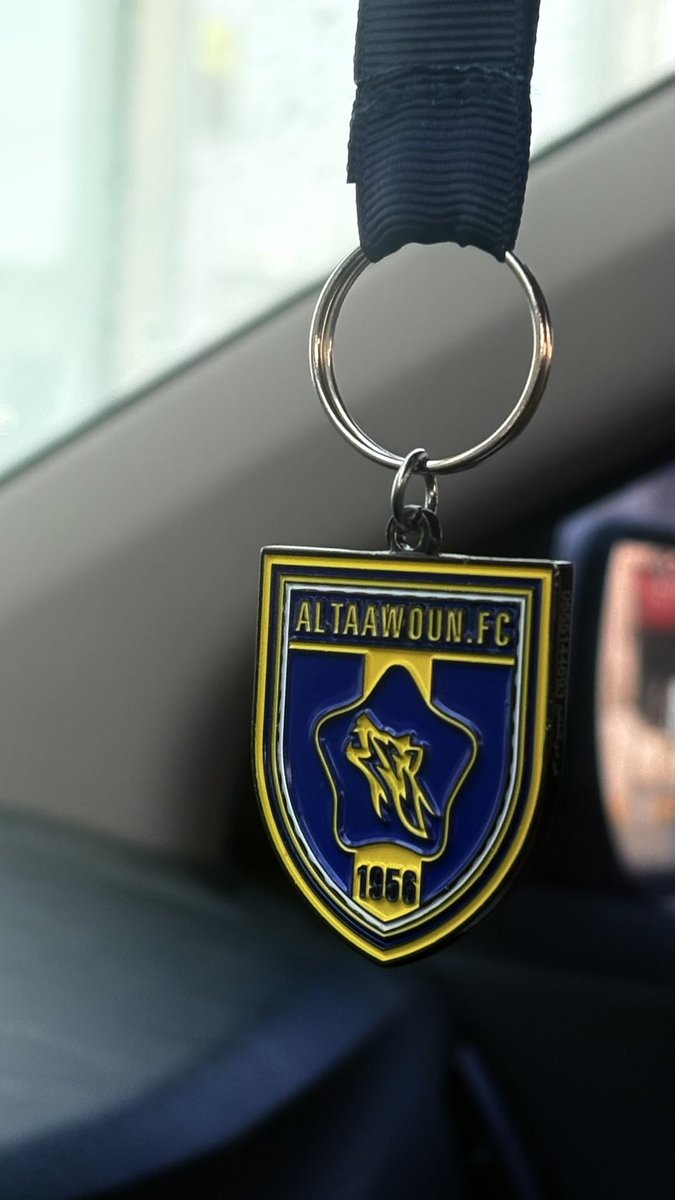 قلبي يدق بشوق اسمع يناديك !