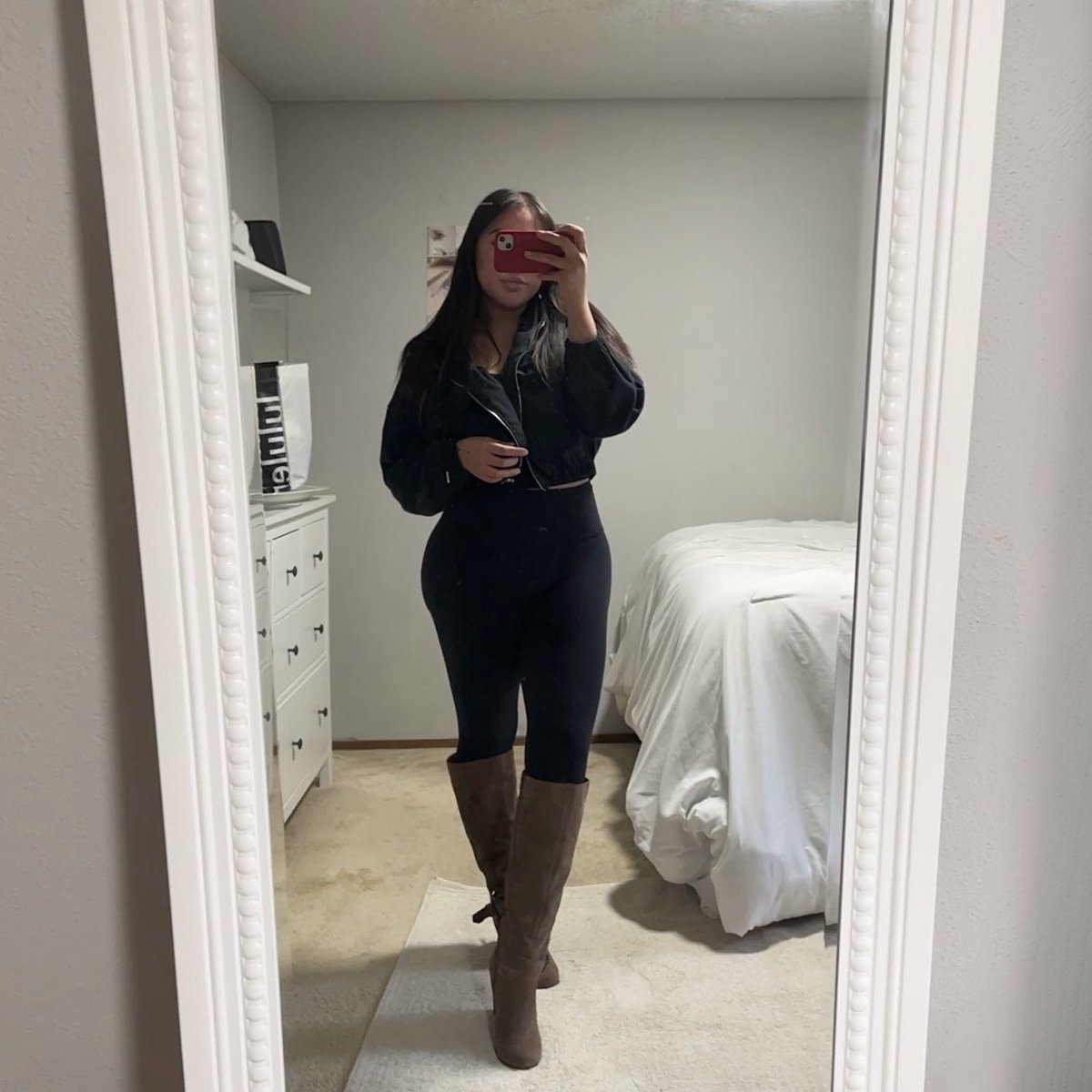 Ms_HeartAttack's tweet image. Live 🎄 
1st stream -  on an adventure on Minecraft
2nd stream @ 8pm pst
Twitch.tv/msheartattack 
🤍 ©