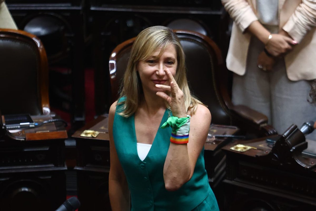 🔴 ᴠɪʀɢɪɴɪᴀ ɢᴏ 🔴 tweet media