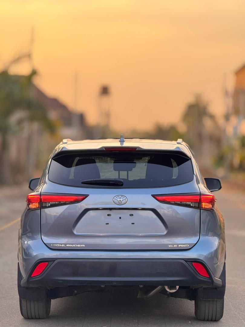 FOREIGN USED
Toyota Highlander 
2023 Model 
Custom Duty✅
PRICE: 77M
LOCATION: kaduna
DM is Open📩
Call: 07065989855
Whatsapp: wa.me/2347065989855
Check comment section for more details...