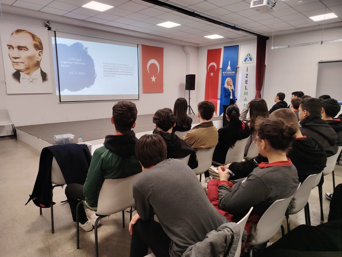 izelmangm's tweet photo. 3 Aralık Dünya Engelliler Günü, bize engelin bireylerde değil; önyargılarda, fiziksel bariyerlerde ve toplumsal tutumlarda olduğunu hatırlatıyor.
Biz de bugün gençlerle buluşup tam da bunu konuştuk. 💙 https://t.co/lB7CfRN7r1