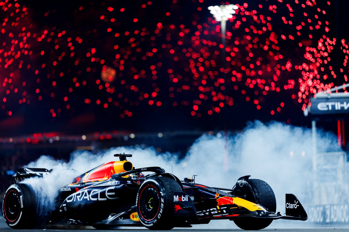 Making our mark in Yas Marina 🍩

⏮️ 2023 || #F1 || #AbuDhabiGP 🇦🇪