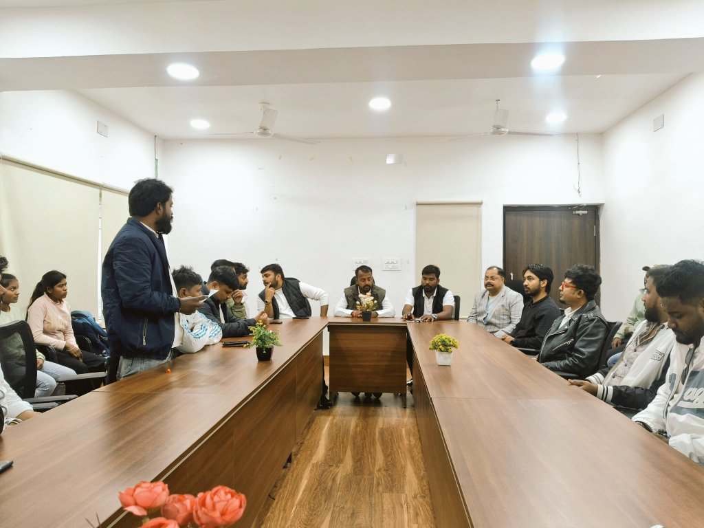 chunnu_inc's tweet photo. आज रामगढ़ में NSUI की जिला कार्यकारिणी की बैठक कर आगामी संगठनात्मक कार्यक्रमों और छात्रों की समस्याओं पर विस्तृत चर्चा किया....

#Jharkhand 
@kanhaiyakumar @anshultrivedi47 @nsui @KRajuINC https://t.co/7Yby2aGK7q