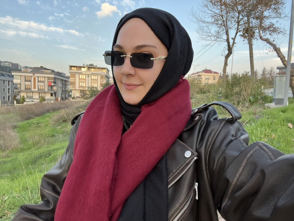 _beyzaevcmnn's tweet photo. Mesai bitimi 17.00 o sırada 16.40 durakta ben 🙂‍↕️ https://t.co/yt7qEVswyg