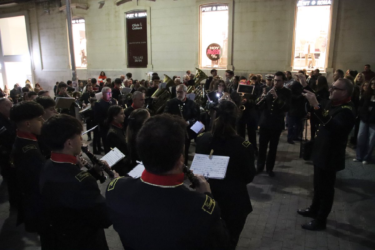 GALERÍA.

➡️ Nos sigue llegando material de nuestra actuación del pasado 29 de noviembre.

🔝 En esta ocasión, os dejamos estas instantáneas de nuestro Antonio Gutiérrez Espantaleón. ¡Mil gracias!

📷 <a href="/Antonio_Espanta/">Antonio Espantaleón</a>

📌 <a href="/BandasCJaen/">Consejo de Bandas Ciudad de Jaén</a>

#SuenaLaFilarmonica
#SFJ
#BMNSA