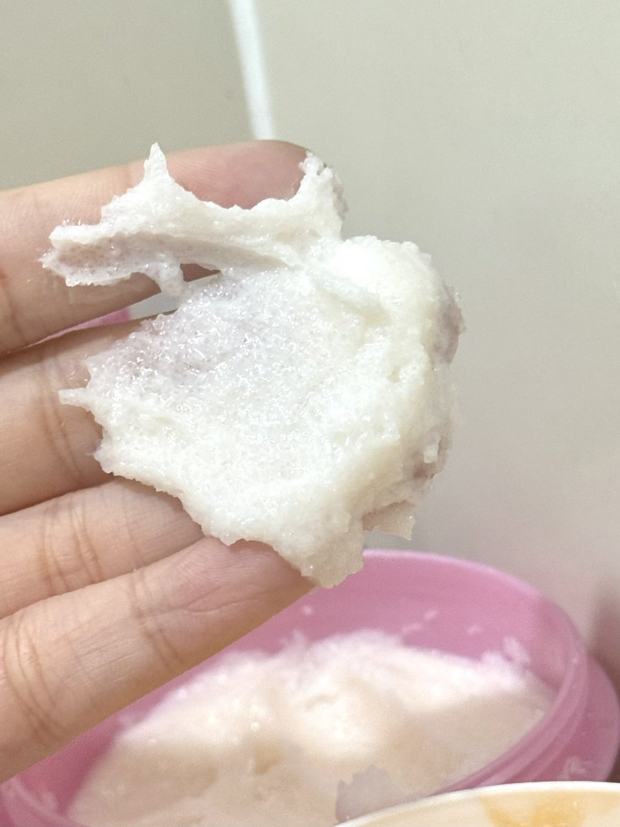 ทุกคนเราเจอแล้ว ไอเท็มที่ทำให้ผมไม่มัน ไม่ลีบเร็ว 🥹🥹 3 วันก็ยังไม่เหนียว ไม่คัน แล้วขี้หัวที่เคยเกาออกมาแล้วติดเล็บ คือหายไปเลยอ่ะ แล้วหอมมากกๆๆ (⁠╥⁠﹏⁠╥⁠)