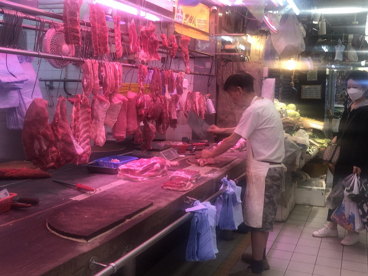 香港に来るのは前回が2018年で7年ぶりである。トランジットなので半日