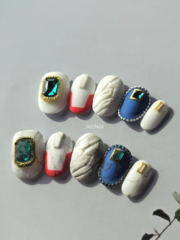 네일 디자인의뢰
신 기동전기 검당w - 건담 윙
blog.naver.com/jazznail/22409…
한 손은 새 기체, 한 손은 낡고 파손된 기체로 묘사했어요. (요청하신 부분)
심플해보이지만, 이래저래 실험할 부분이 많았던 네일입니다.

#네일디자인의뢰 #수제네일팁 #네일커미션 #네일팁커미션