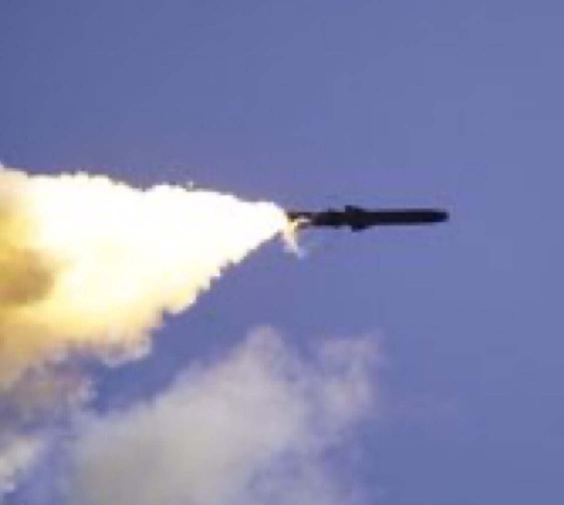 ajitkdubey's tweet image. We need BrahMos lighter to go on all fighters along with bigger ones which can hit at long ranges. Can be much more advanced than many available for sales in global market