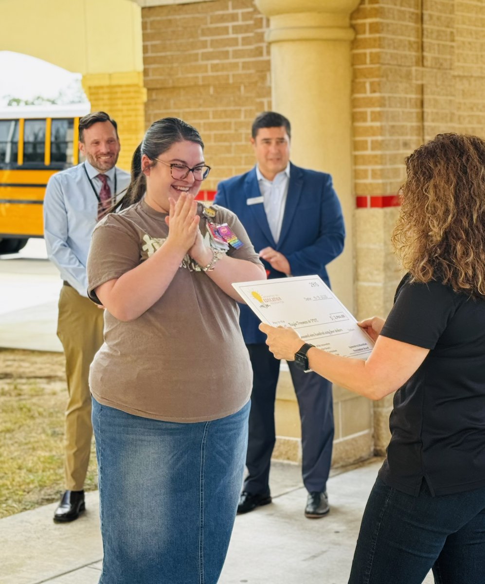 SisdEFoundation's tweet photo. Day 3 of Giving Week! What inspires YOU to give back to education? A favorite teacher? A student you believe in? Your support fuels projects like Ms Freeman’s 2025 grant at Piney Woods Elementary, providing hands-on curriculum for life skills students 
https://t.co/RLYkSUBO32 https://t.co/eyCPynuQeU