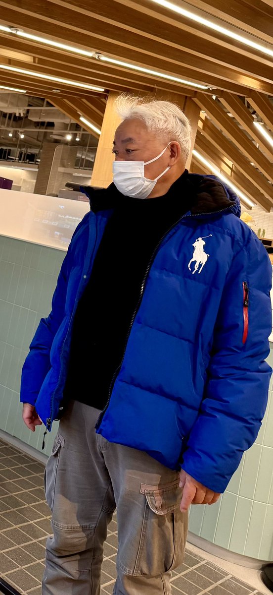 打扮很年輕時尚的阿伯
特別喜歡頭髮全白的伯伯
#daddy #daddyfeet #footfetish #malefeet #gayfeet #guyfeet #sexymalefeet #gayfootfetish #malefeet #malefootfetish #sexydaddy #腳控 #腳趾控 #夾腳拖鞋 #拖鞋 #涼鞋 #腳趾 #裸足 #gaydaddyandson #gaydaddy #伯伯 #大叔 #熟男 #阿伯