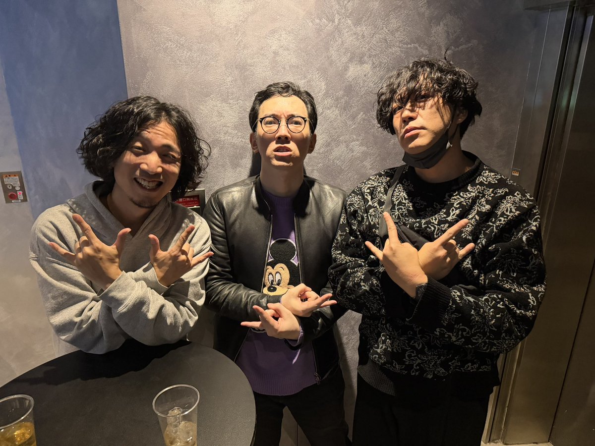shouhei_carl's tweet photo. 本日は梅田BANGBOOでライブ納めでした！！観てくれたみなさん、サポートの2人、スタッフのみんなありがとうございました！！ https://t.co/mMjFMAlFBC