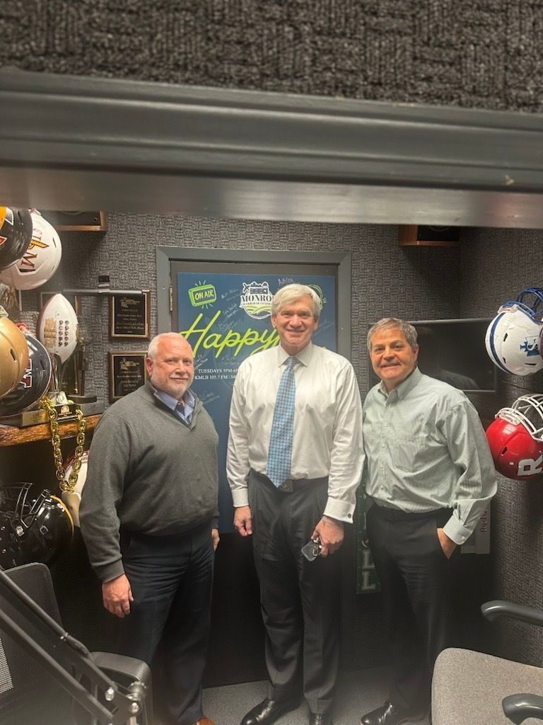 LAInsuranceDept's tweet image. 𝗢𝗻 𝗧𝗵𝗲 𝗥𝗼𝗮𝗱 𝗪𝗶𝘁𝗵 𝗧𝗶𝗺: 𝗡𝗼𝗿𝘁𝗵 𝗟𝗼𝘂𝗶𝘀𝗶𝗮𝗻𝗮 𝗗𝗮𝘆! 
Tuesday was a packed day for Commissioner Temple. He hit I-20 for a tour of North Louisiana, 𝗺𝗲𝗲𝘁𝗶𝗻𝗴 𝘄𝗶𝘁𝗵 𝗹𝗼𝗰𝗮𝗹 𝗹𝗲𝗮𝗱𝗲𝗿𝘀 𝗮𝗻𝗱 𝗸𝗲𝗲𝗽𝗶𝗻𝗴 𝘁𝗵𝗲 𝗰𝗼𝗻𝘃𝗲𝗿𝘀𝗮𝘁𝗶𝗼𝗻…