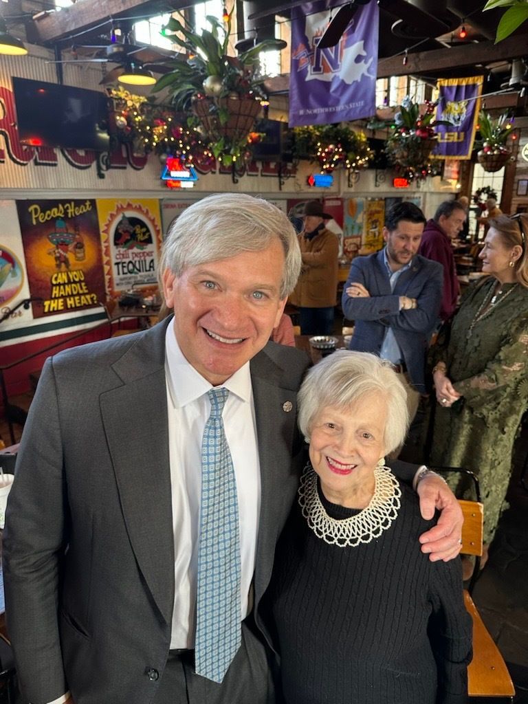 LAInsuranceDept's tweet image. 𝗢𝗻 𝗧𝗵𝗲 𝗥𝗼𝗮𝗱 𝗪𝗶𝘁𝗵 𝗧𝗶𝗺: 𝗡𝗼𝗿𝘁𝗵 𝗟𝗼𝘂𝗶𝘀𝗶𝗮𝗻𝗮 𝗗𝗮𝘆! 
Tuesday was a packed day for Commissioner Temple. He hit I-20 for a tour of North Louisiana, 𝗺𝗲𝗲𝘁𝗶𝗻𝗴 𝘄𝗶𝘁𝗵 𝗹𝗼𝗰𝗮𝗹 𝗹𝗲𝗮𝗱𝗲𝗿𝘀 𝗮𝗻𝗱 𝗸𝗲𝗲𝗽𝗶𝗻𝗴 𝘁𝗵𝗲 𝗰𝗼𝗻𝘃𝗲𝗿𝘀𝗮𝘁𝗶𝗼𝗻…