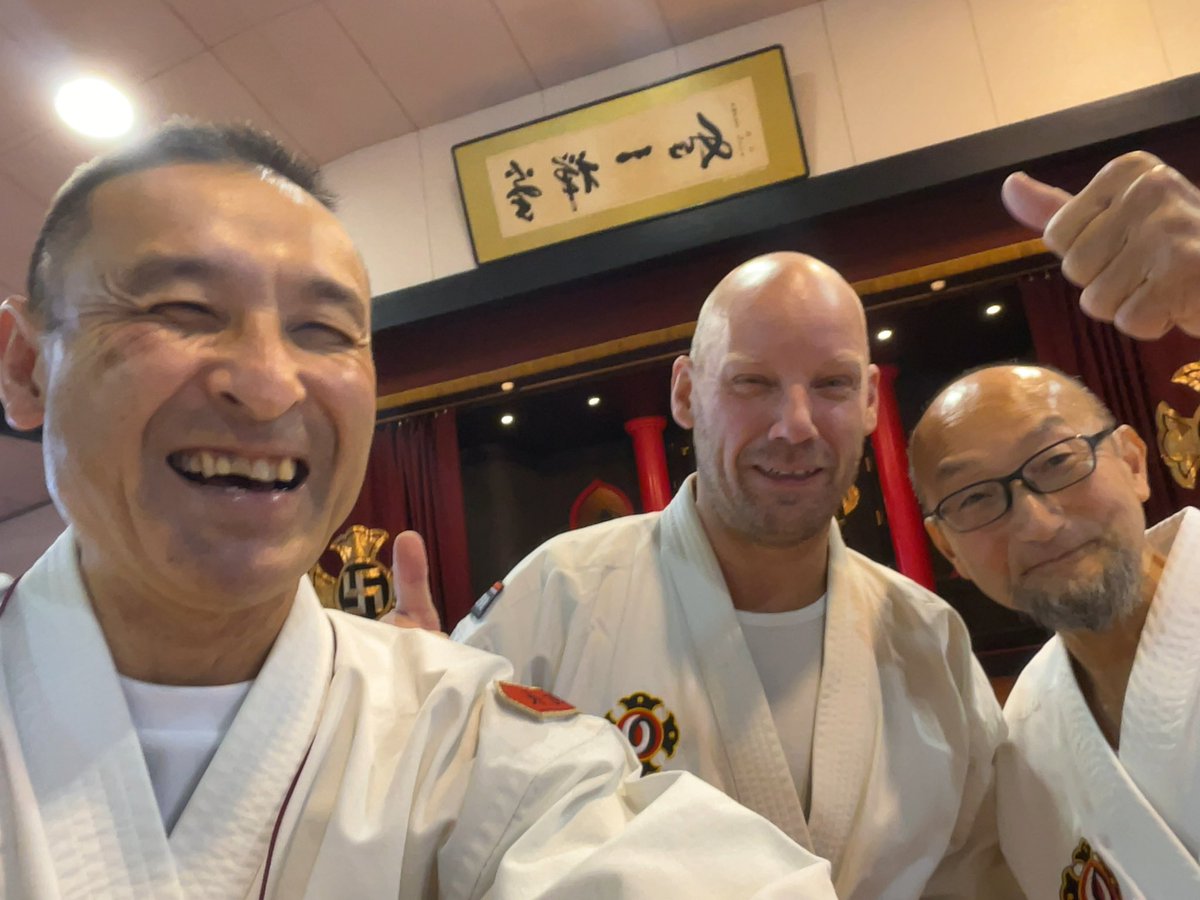 AYABE_KAZUHIKO's tweet image. 今日から3日間香川県多度津にある少林寺拳法本部で「WSKO講習会　 in Tadotsu」が行われます！
世界26ヵ国、180名の拳士が集まりお互いに手と手をとって修練する。
これはまたとないチャンスです。
明日も怪我なく参ります！