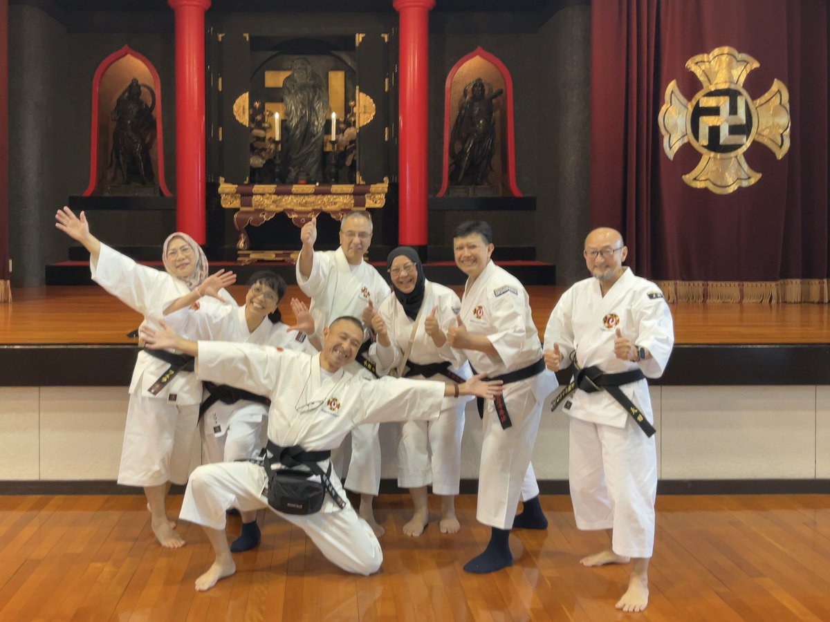 AYABE_KAZUHIKO's tweet image. 今日から3日間香川県多度津にある少林寺拳法本部で「WSKO講習会　 in Tadotsu」が行われます！
世界26ヵ国、180名の拳士が集まりお互いに手と手をとって修練する。
これはまたとないチャンスです。
明日も怪我なく参ります！