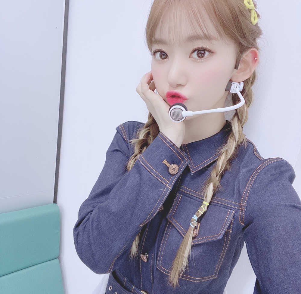 pop__notes's tweet image. Todavía estoy brillando después de este evento ✧𖤐 porque la #ℜa𝕚n𝕚ᥱs·爱ʼ𝔍e͞wᥱlry de la nueva #𝔖𝐭o͟𝕣mʼ𝑠𑁯·𝐶o𝑙lᥱction dejó mi corazón igual de luminoso que cada una de sus piezas que me enamoraron por completo ✦💍

ㅤ۫ㅤ 🌼  ㅤᰍㅤ۪  𝐳o𝕠m 𝑜n 𝐦a𝕪u 𓈒   .ᐟ