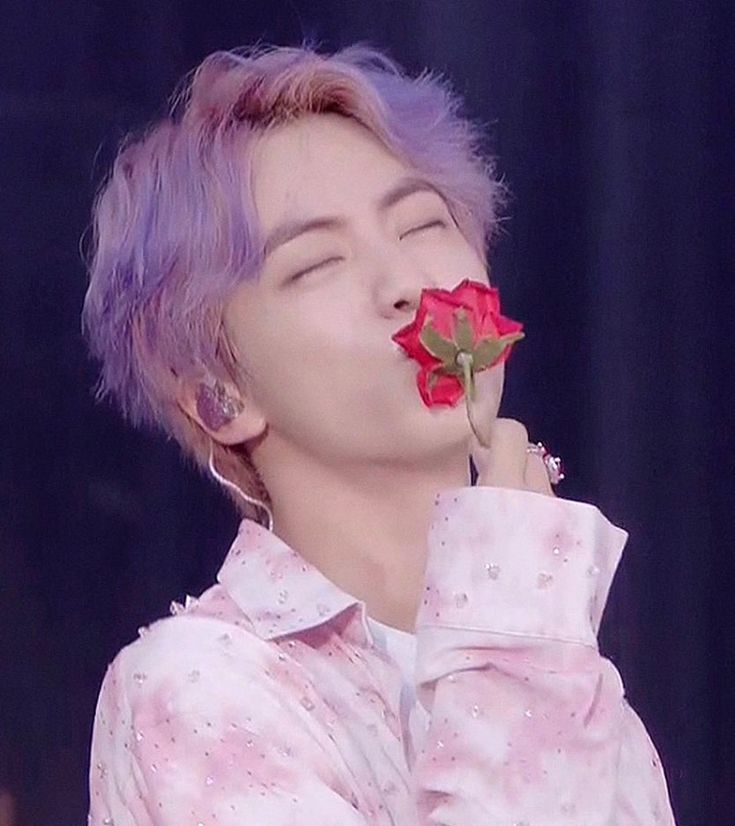 moon0_0jim's tweet photo. Happy birthday Jin🎉

#WorldwideHandsomeJin
#OurBelovedArtistJin 
#1204DecemberAngel
#4YearsWithSuperTuna https://t.co/aCmvnxKbR6