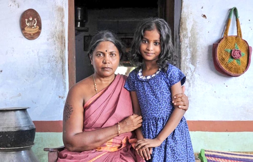 iammoviebuff007's tweet photo. Movie: #Angammal Review 🍿 
Runtime 🎥: 1hr55mins

- A Compelling Period Rural family drama with a simple conflict..🌟
- #GeethaKailasam was Terrific as Angammal.. Good characterization & Very natural performance..👌
- Rest of the Cast was a Good support..🤝
- Even though the conflict was simple, The drama was constructed well and the narration was engaging..✌️
- Overall, it was a neat watch for me & if you like Rural family dramas then you can give this one a try..🤙

Verdict 🏆: A Neat Drama
Rating 🎥: 3.5/5