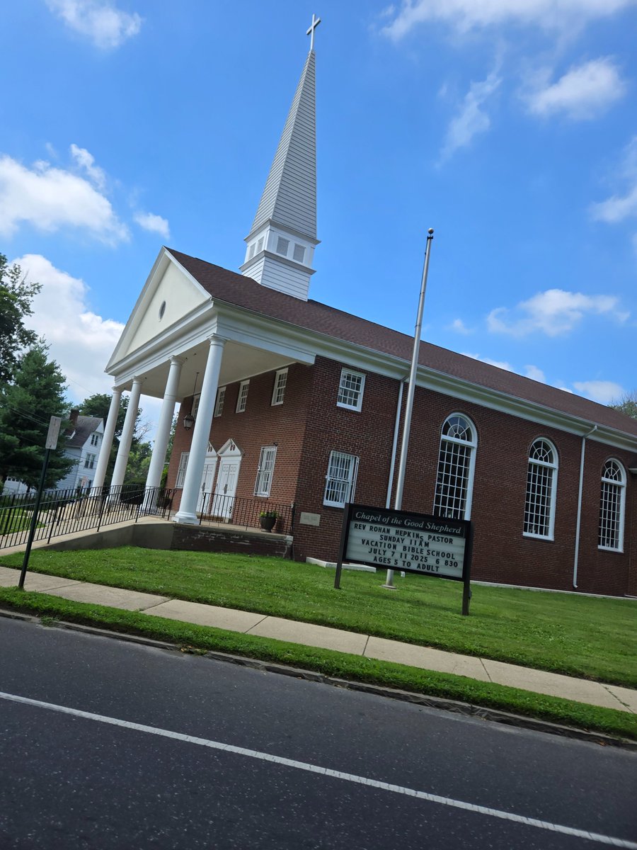 Savannah_0611's tweet image. Some more windows from my collection for #WindowsOnWednesday #AlphabetChallenge #WeekWforWindows. Hope you all aren&apos;t too tired of them.😂