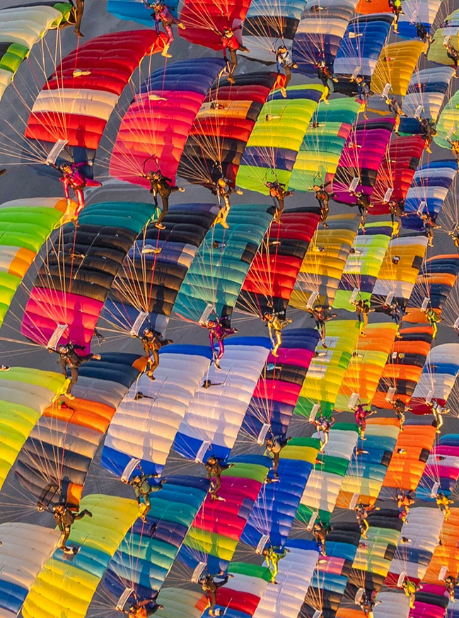 ParaGear's tweet photo. Amazing Photo, Perfect for Framing. 
"Nylon !! World Record Canopy Formation, nov 2025, Lake Wales, Florida , USA." -@brokkenbruno 
#skydive #basejumping #basejump #extremesports 
#wingsuit #wingsuitflying #paragear https://t.co/H4lToVS6wc https://t.co/hO5uhXR5Dh