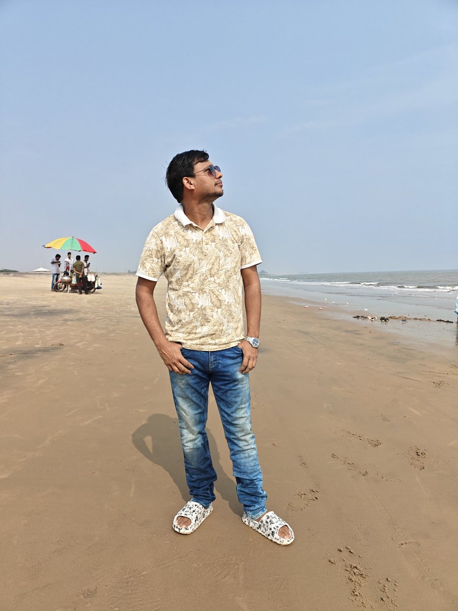 Rakeshkumarray8's tweet image. ପେଣ୍ଠ ରେ କିଛି ସମୟ।