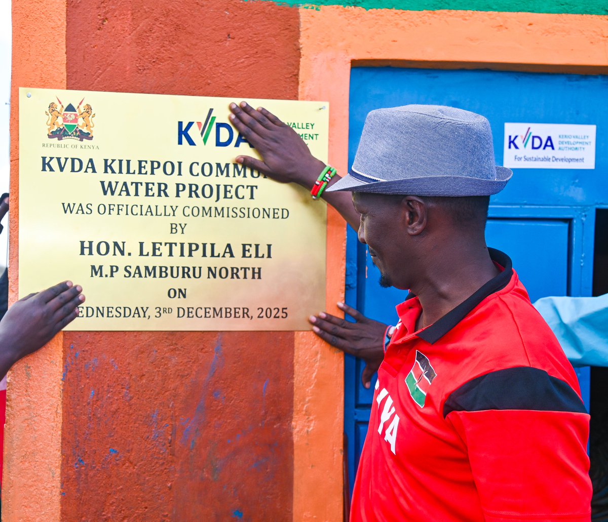 ASALs_Regional's tweet image. @KVDA_ke today commissioned  Kilepoi borehole in Samburu North,reaffirming its commitment to improving water access in ASALs communities.The borehole produces 2,000 litres per hour,providing relief to over 3,000 residents who use to trekked 20km daily for water. 
@harsama_kello