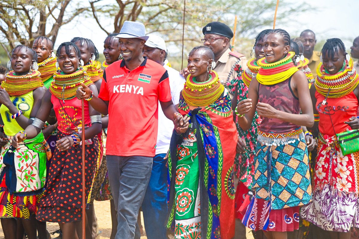 ASALs_Regional's tweet image. @KVDA_ke today commissioned  Kilepoi borehole in Samburu North,reaffirming its commitment to improving water access in ASALs communities.The borehole produces 2,000 litres per hour,providing relief to over 3,000 residents who use to trekked 20km daily for water. 
@harsama_kello