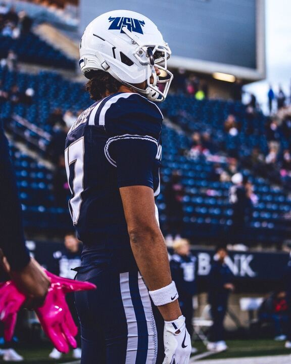 247SportsPortal's tweet photo. Utah State WR Carlos Orr Gillespie plans to enter the portal, his rep @snagcityagency tells @chris_hummer. 

The 6-foot-2, 195-pound WR was an Illinois signee out of HS and held an 88 rating. He'll have three remaining years of eligibility. 

https://t.co/aVItt2bDKh https://t.co/3VKx3cifpA