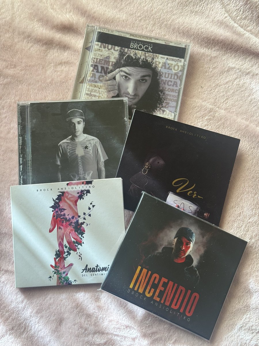 RevolucionHHH's tweet photo. Gracias por volver @Brock1mc 
Incendio ya acompaña a los demás en mi colección. 
❤️‍🔥❤️‍🔥❤️‍🔥 https://t.co/LySE4mlZD0