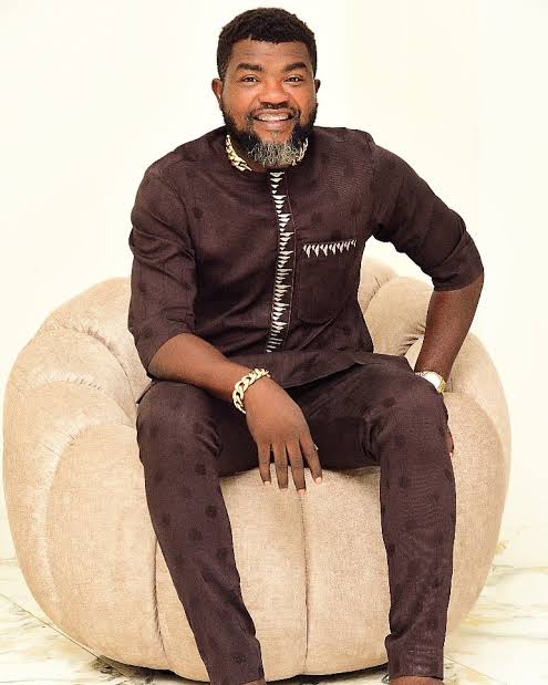 Ogbenitom's tweet image. Dem run you street and you&apos;re allowed to pick just one of these 3 guys to go back there and show them real craze .

Who are you picking?

A. Baraka
B. Eko 
C. Omo Banke
D. Kelvin