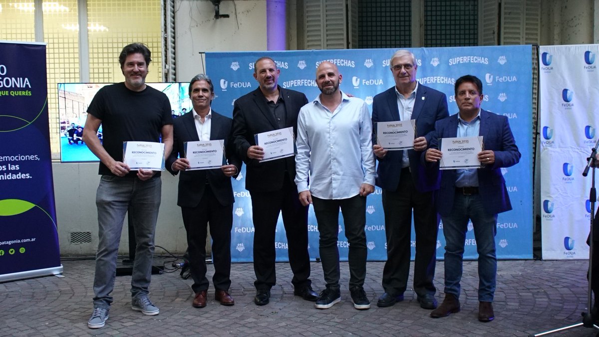 <a href="/FeDUArgentina/">FeDUA</a> cerró un gran año de trabajo 🤾⚽️

Ayer compartimos el acto de fin de año en la sede de <a href="/UNTREF/">UNTREF</a>  de la Ciudad de Buenos Aires, junto a las autoridades de la Universidad, las de FEDUA <a href="/emiojea/">Emiliano Ojea</a>  @flavia_barraud <a href="/Alonstati/">Tatiana Alonso Camós</a>  y otras universidades.