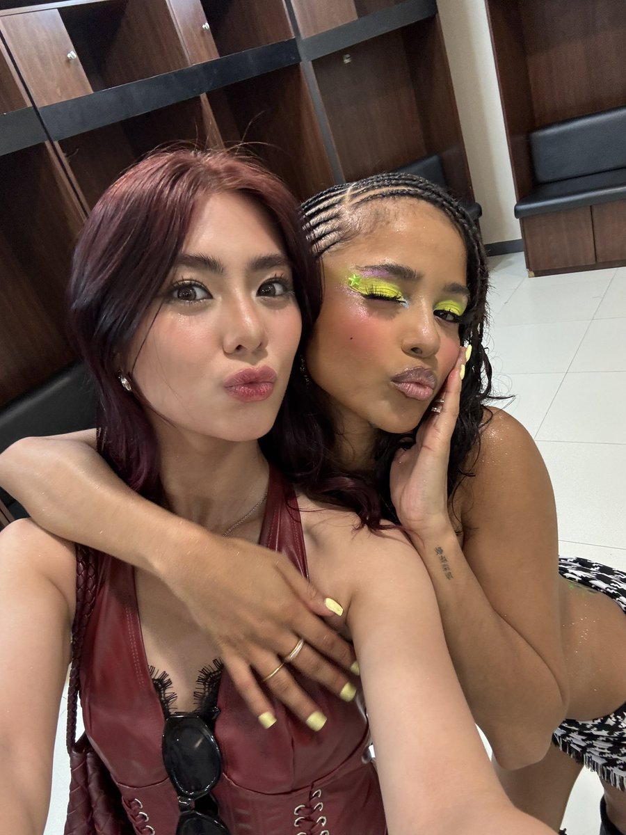 addinikha's tweet photo. GAGO MIKHCEY CONCERT DATE???!?? https://t.co/nzfYS7GQ5S