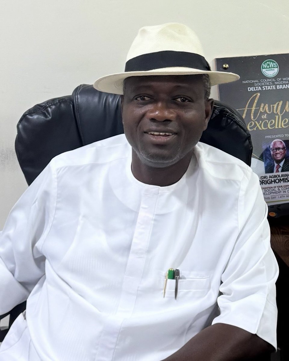 TAgbolayah's tweet photo. ‘’…Building together… Growing Together…. 
Our Community… Our Pride….’’

Let’s Keep the Peace for MORE Development… 

AMB. DR. TOYIN O. AGBOLAYAH JP. (TOA)
Special Adviser to the Delta State Governor on Community Development. https://t.co/DmsOXG35di