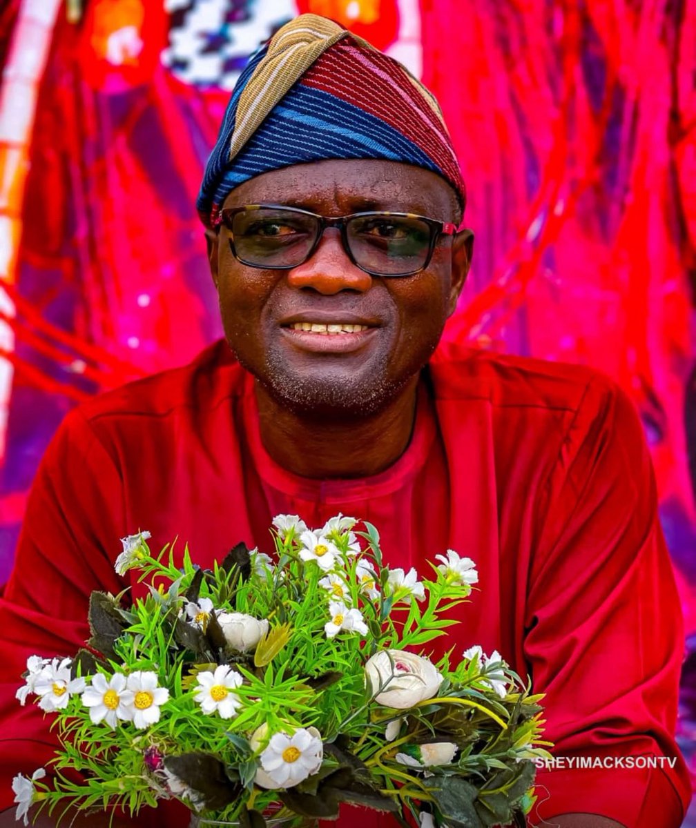 TAgbolayah's tweet photo. ‘’…Building together… Growing Together…. 
Our Community… Our Pride….’’

Let’s Keep the Peace for MORE Development… 

AMB. DR. TOYIN O. AGBOLAYAH JP. (TOA)
Special Adviser to the Delta State Governor on Community Development. https://t.co/DmsOXG35di