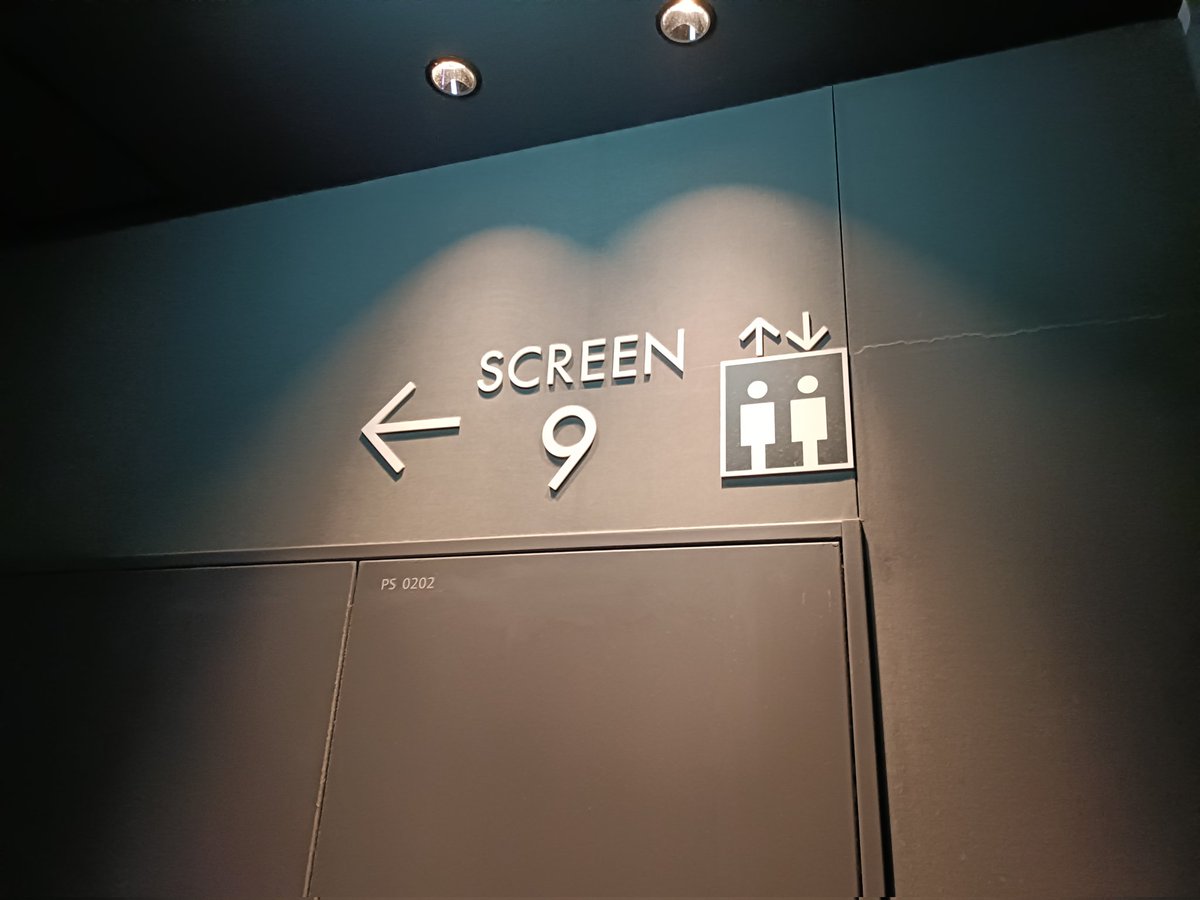 YUKUEmemo's tweet image. もう一週間前になってしまった。
こうしてどんどん過去になっていく。
まあでも、記憶はちゃんと僕のものだ。

最初のインパクトにくらべて、何度も聴いた音楽は力が弱くなってくると思いがち。だけどそれなら、Ｍを観て流れた涙の説明がつかない。

記憶があるから、また期待してる。
#DepecheMode #M