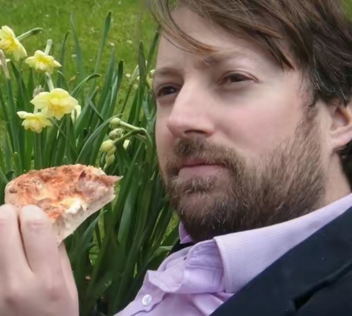 DobbyClub06's tweet photo. Pics you’d receive if David Mitchell was your boyfriend: https://t.co/LwMIYc8P2S