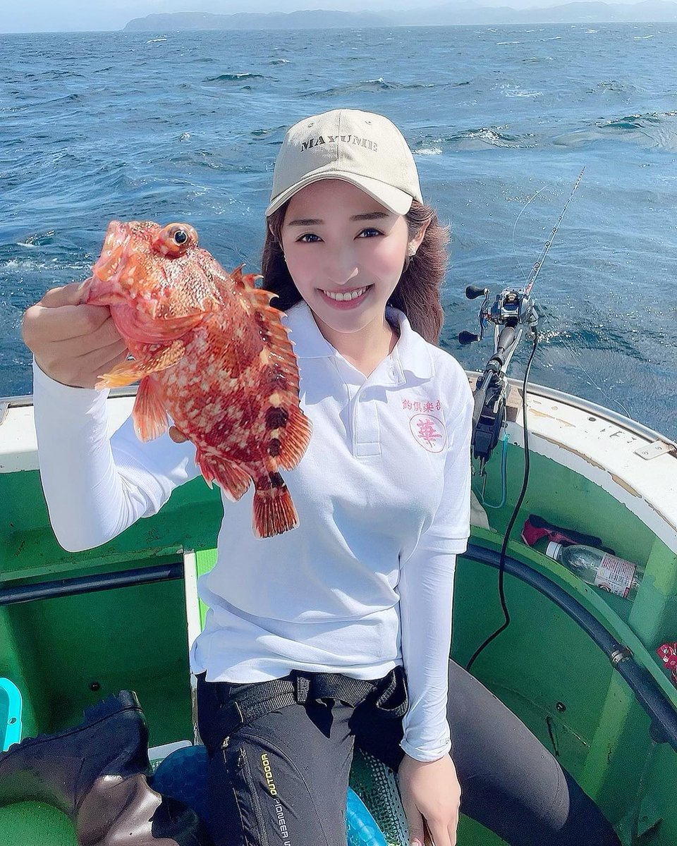 ayakafishing's tweet photo. 毎回竿を投げることは、大自然との親密な接触です。毎回糸を巻くことは、自分自身との忍耐力の勝負です。釣りはただの技術の披露ではなく、心の成長の修練でもあります。🧘‍♂️

#釣り #大自然 #リラックス #釣り生活 #釣りシェア #魚の世界 https://t.co/IW4e9kd5w1