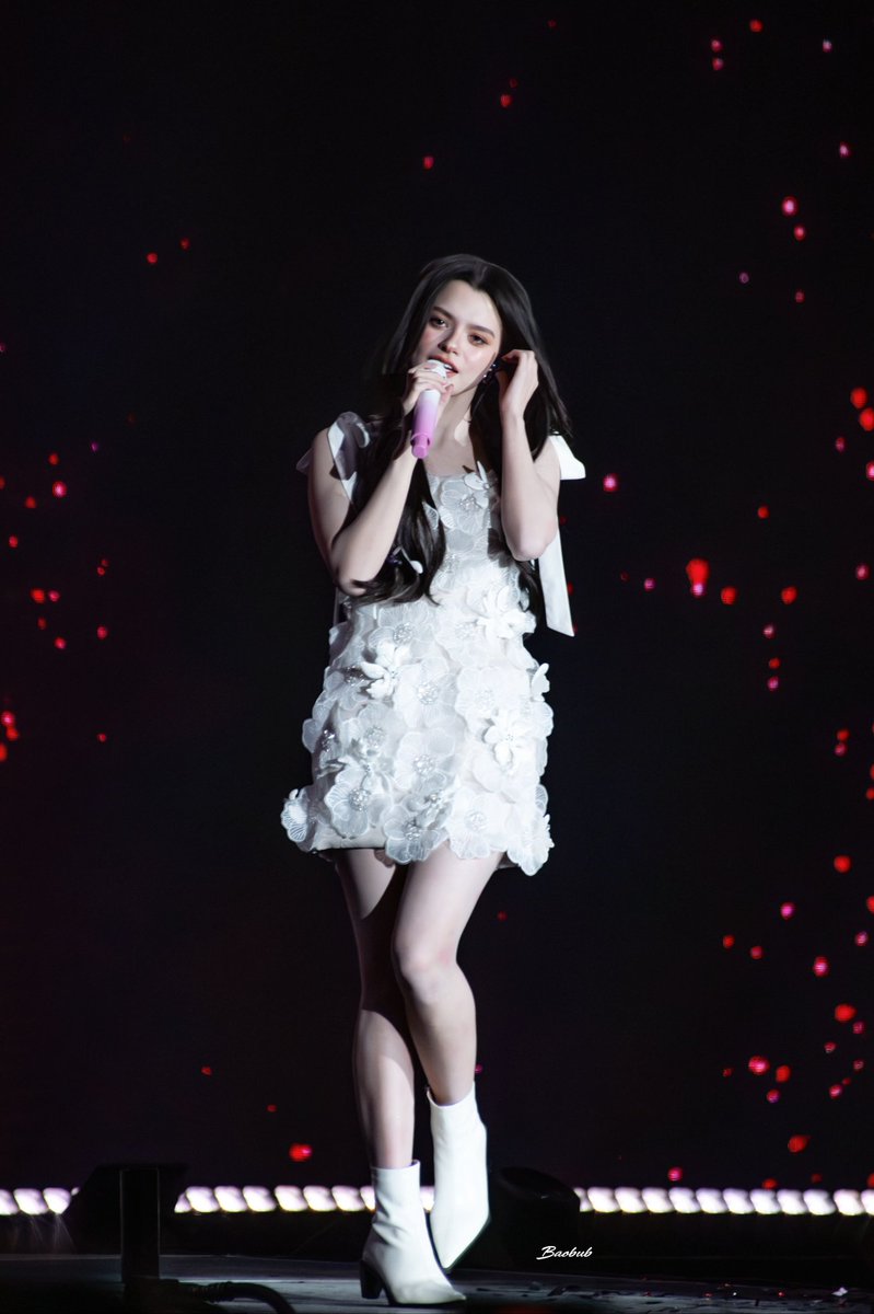 AFTACHA's tweet image. 🖤🤍

BECKY BIRTHDAY CONCERT
#BNewEraBirthdayConcert
#Beckysangels