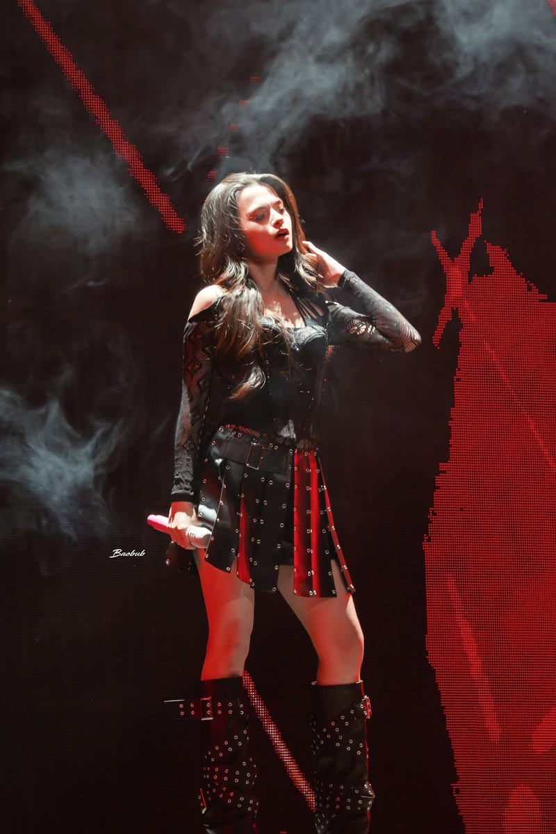 AFTACHA's tweet image. 🖤🤍

BECKY BIRTHDAY CONCERT
#BNewEraBirthdayConcert
#Beckysangels