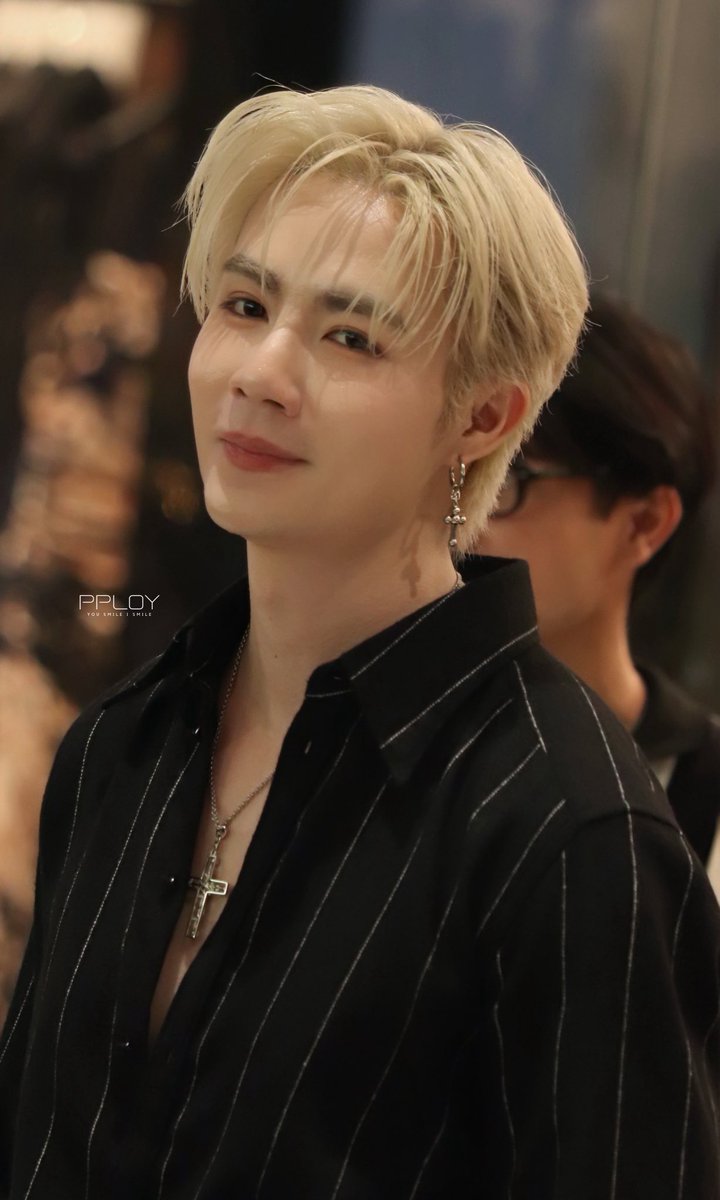 SirilukPts's tweet image. ก็ยังยืนคำเดิม ของหนูถ่ายผมสีนี้ของพี่ซีไปอีกนานๆ

ZEENUNEW AT DG CAFFE 

@zee_pruk @CwrNew 
#DGCaffexZeeNuNew
#ZeePruk #NuNew 
#ZeeNuNew