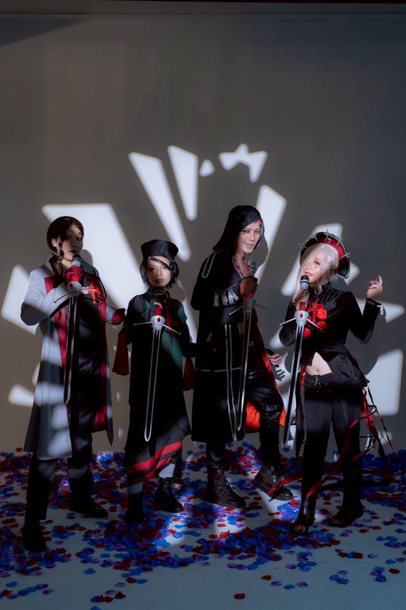 🌹LOS†EDEN🌹
メンバーの身長差は素晴らしすぎる..... 大好きな写真でありがとう…
🖤꒦꒷꒦꒷꒦꒷꒦꒷꒦꒷꒦꒷꒦꒷꒦꒷꒦꒷🖤
今年のヴィジュアルプリズンもLOS†EDENが赤い雫勝ち取っててくださいお🩸
#ヴィジュアルプリズン