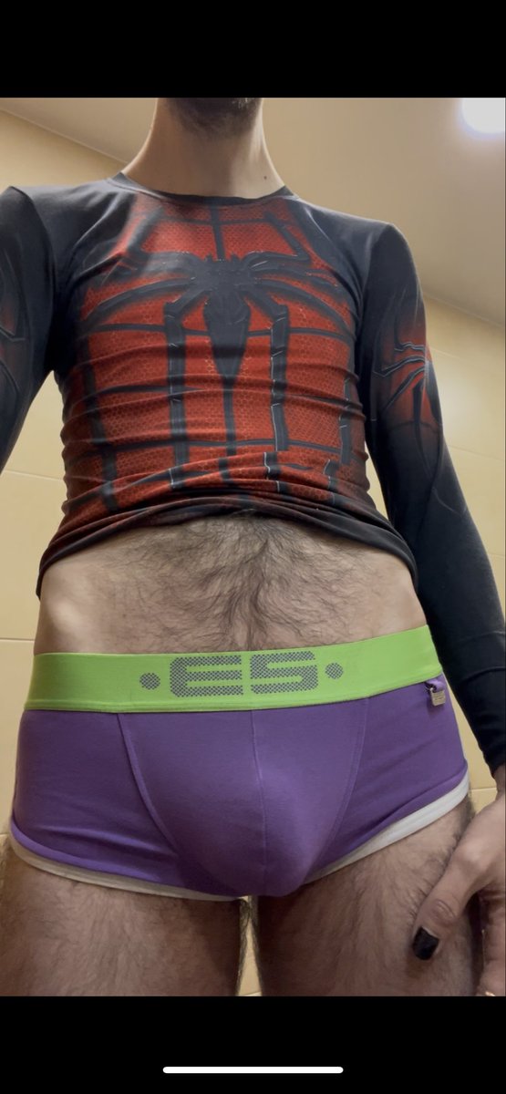 Buenas follamigos y vecinos!! 🕷️🕸️

Hoy toca ir apretaditos. Y que bien sienta!! 🥵🔥

#gay #erocosplay #cosplay