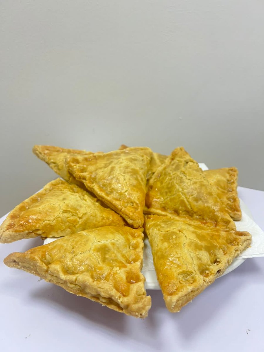 mba_oven's tweet photo. Place your orders for our delectable meat and fish pies by calling 0508615105 or visit our website https://t.co/L96Ki6qdQE to order ASAP.
#MBAOven #MBAGroup #RedefiningBakingStandards #MBAOvenSnacks #MeatPie #FishPie https://t.co/L9dBXKp7ga