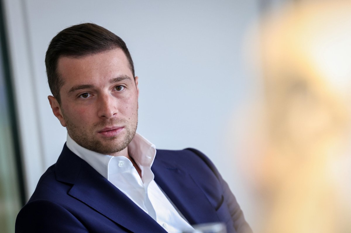 le_Parisien's tweet image. « Quoi de n’œuf ? » : quand Jordan Bardella se moquait d’Emmanuel Macron en 2017
➡️ l.leparisien.fr/40Y3